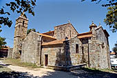 Rias della Galizia, Spagna - La chiesa di Santa Maria de Arreas (XII) a Cabo Fisterre, punto finale del pellegrinaggio a Santiago.